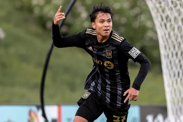 Profil Adrian Wibowo,...