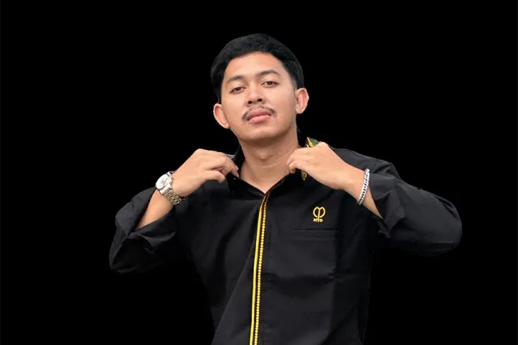 Debut di Industri Musik,...