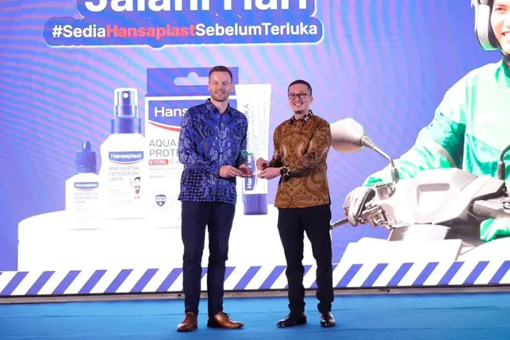 Hansaplast Perkuat Komitmen...