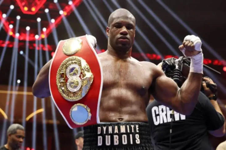Daniel Dubois Nikmati...