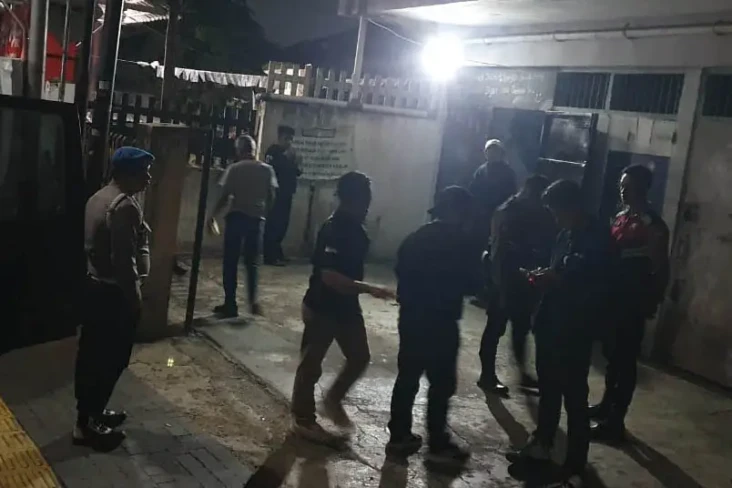 Dor! Pemilik Warkop...