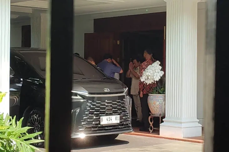 SBY Temui Prabowo di...