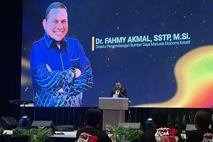 Menparekraf Naikkan...