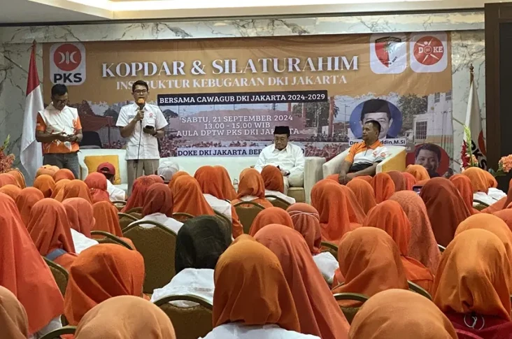 Suswono Disambut Ibu-ibu...
