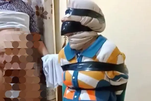 Video Porno Pria Masturbasi...