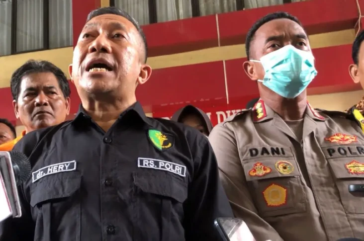 Identifikasi 7 Mayat...