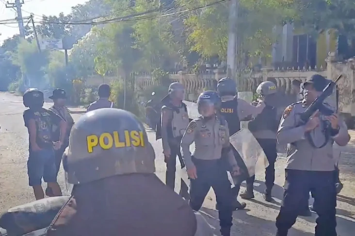 Viral Bentrokan Massa...