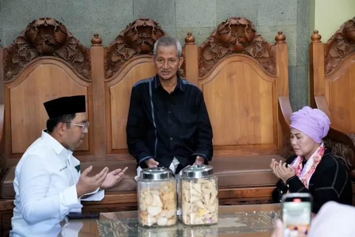 Sowan ke Gus Ali di...