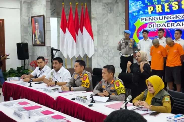 Kronologi Lengkap Pembunuhan...