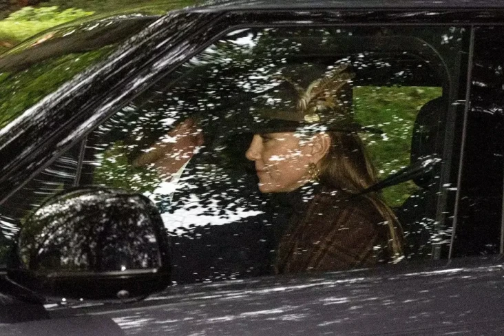 Kate Middleton Muncul...