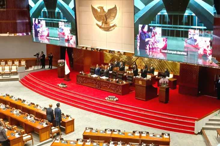 DPR Wacanakan Tambah...