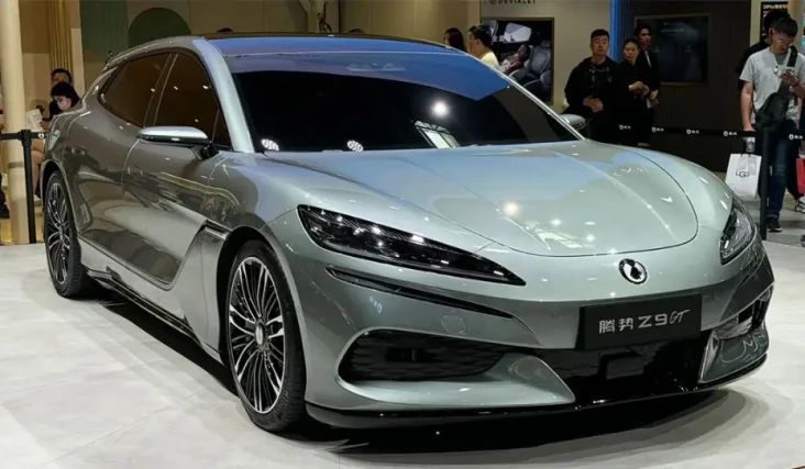 Mobil Listrik Premium...