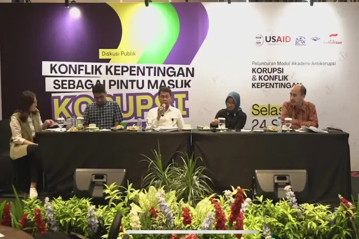 Sentil Nebeng Jet Pribadi,...