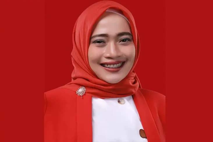 PDIP Pecat Tia Rahmania...