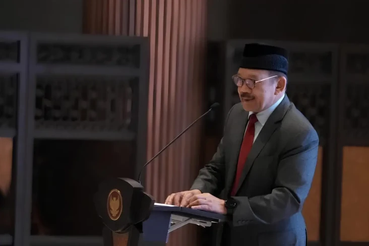Pertama dalam Sejarah,...