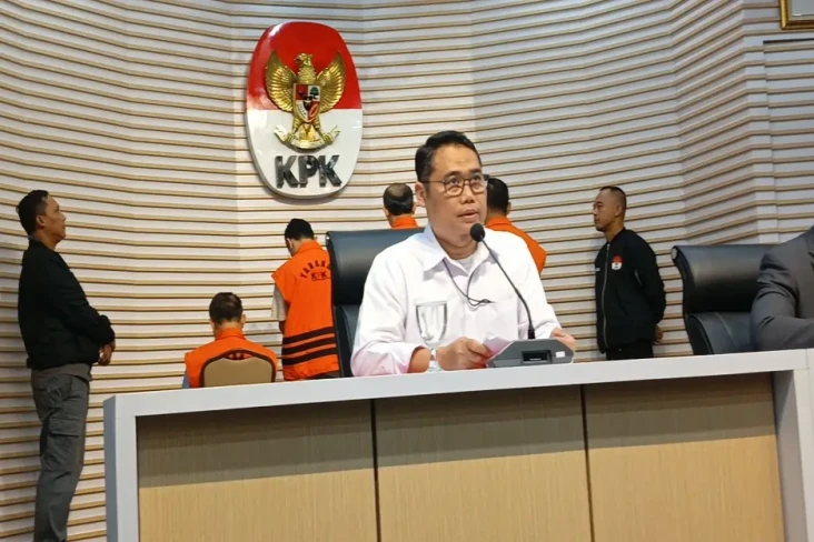 KPK Tahan Empat Tersangka...