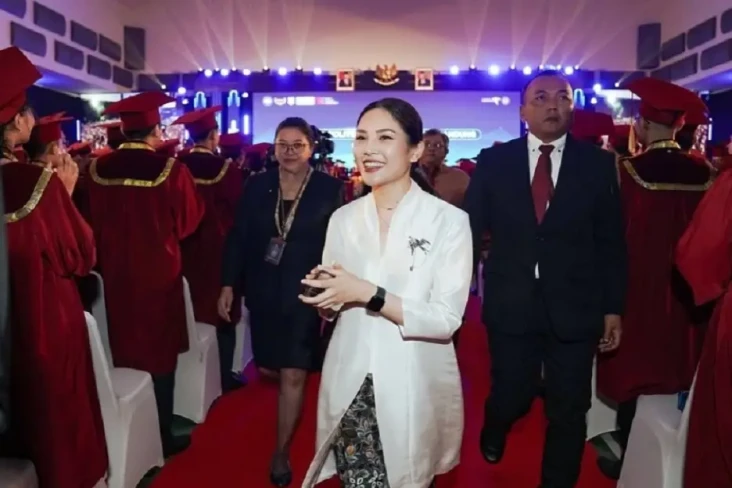 Angela Tanoesoedibjo...