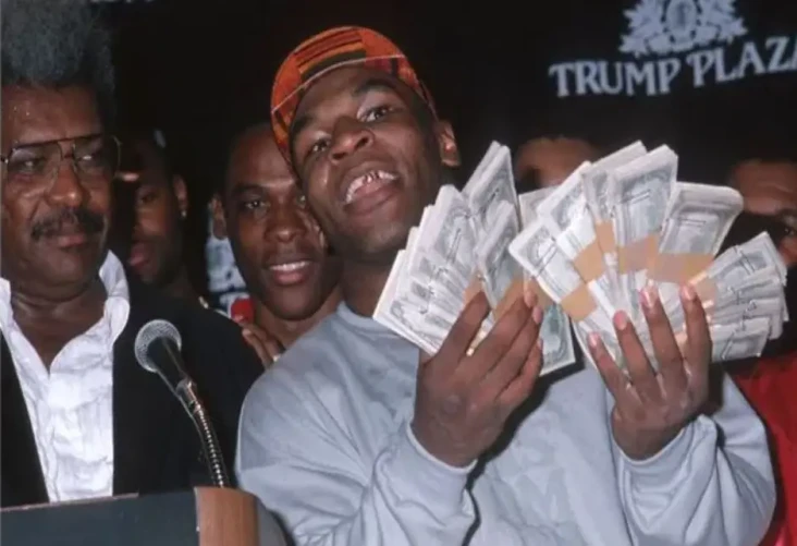 Kegilaan Mike Tyson:...