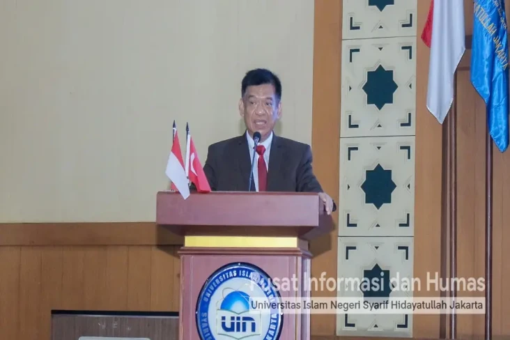 Guru Besar Ilmu Komunikasi...