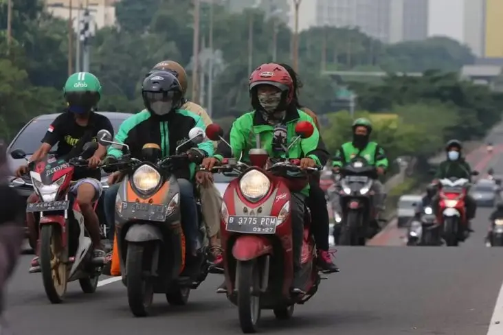 Dampak Positif dan Negatif...