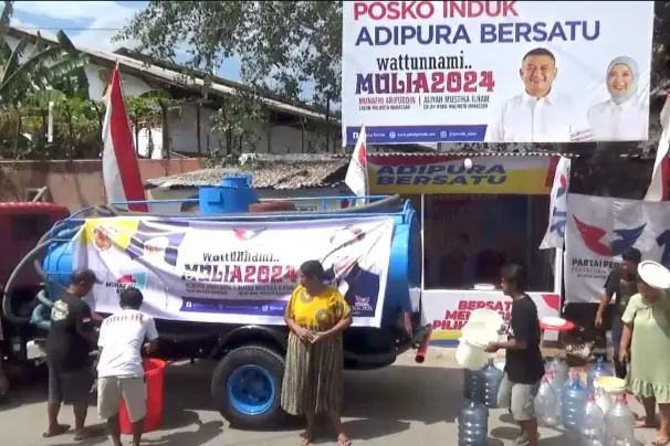 Distribusikan Air Bersih...