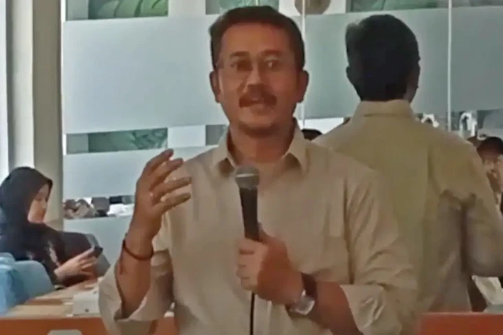 Hadiri IKA SMAN 8 Bandung,...