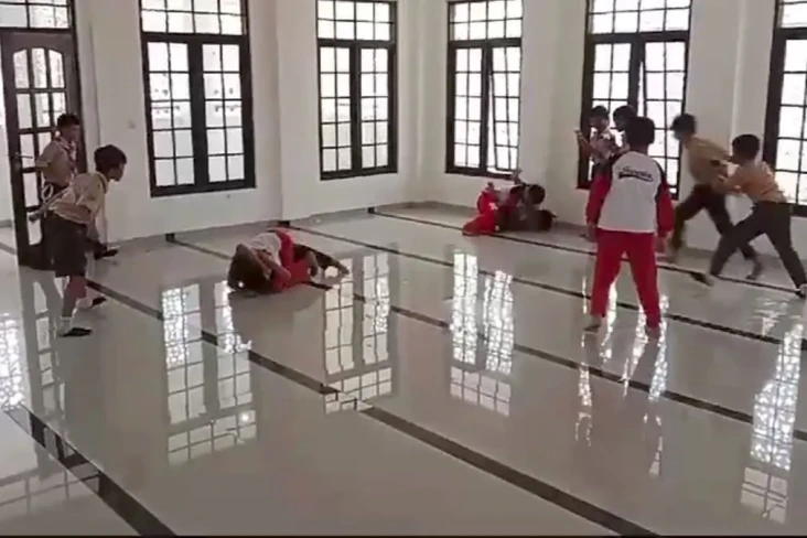 Viral Video 2 Geng Bocil...