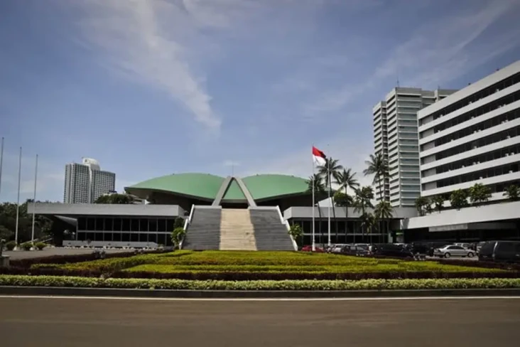 Daftar Lengkap 580 Anggota...