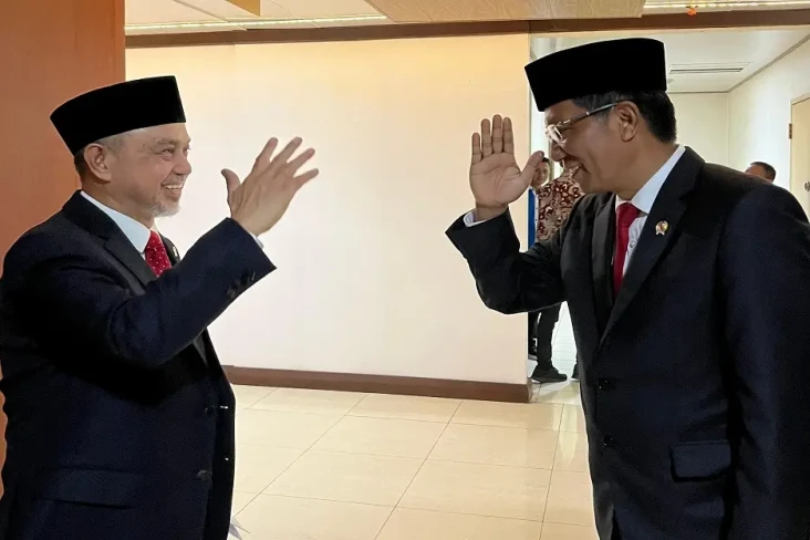 Resmi Dilantik, Tamsil...