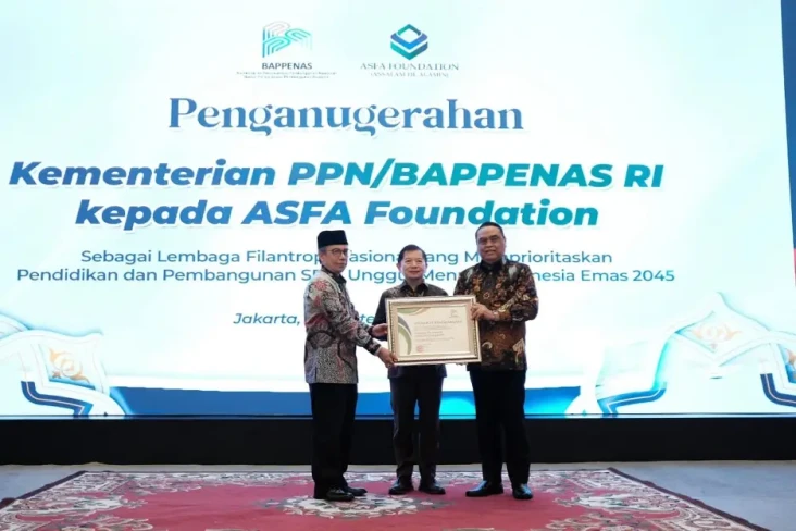 Menteri PPN/Bappenas...