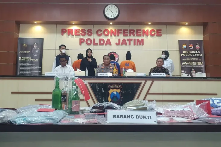 Polisi Gerebek Pesta...