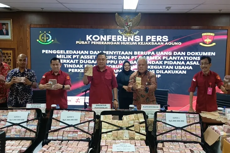 Kejagung Sita Uang Tunai...