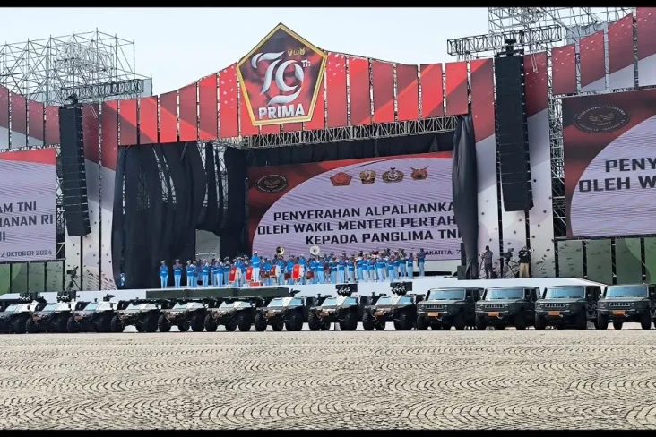 Kemhan Serahkan 769...