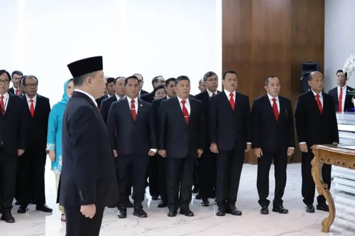 2 Irjen Polisi Bertugas...