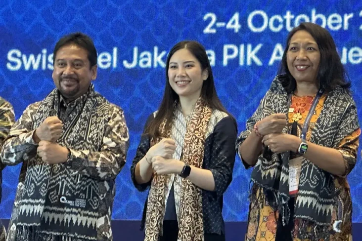 Angela Tanoesoedibjo...