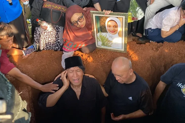 Ikang Fawzi Turun ke...