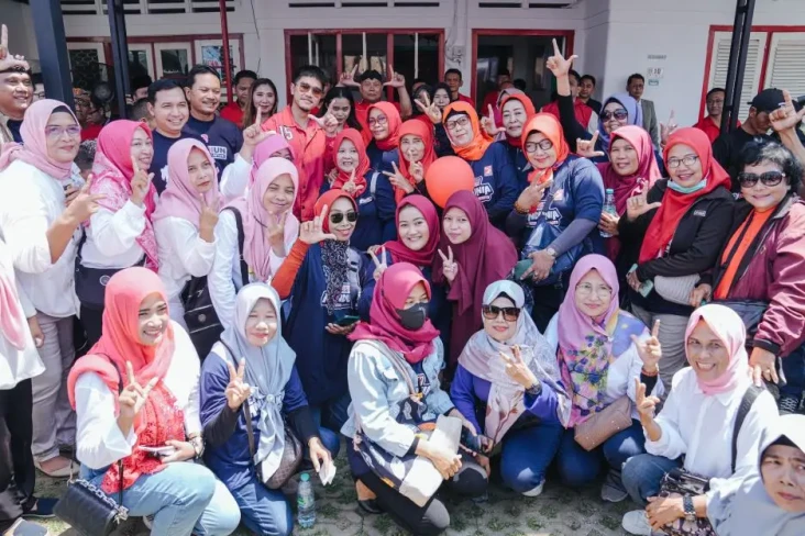 Disambut Warga Madiun,...