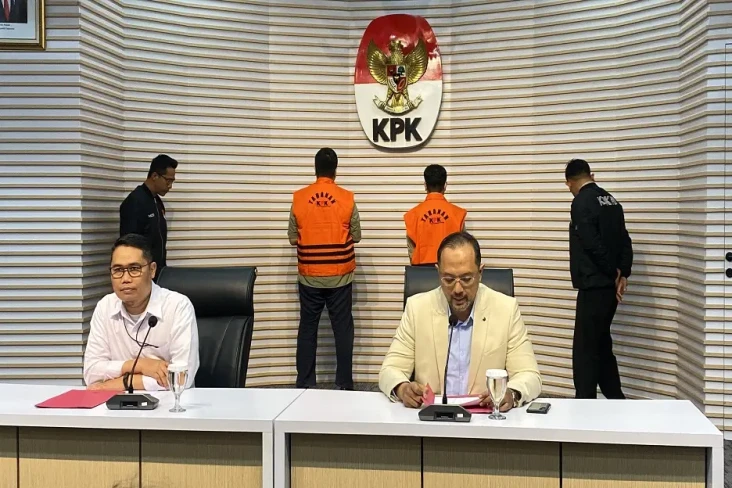 KPK Tahan 2 Tersangka...