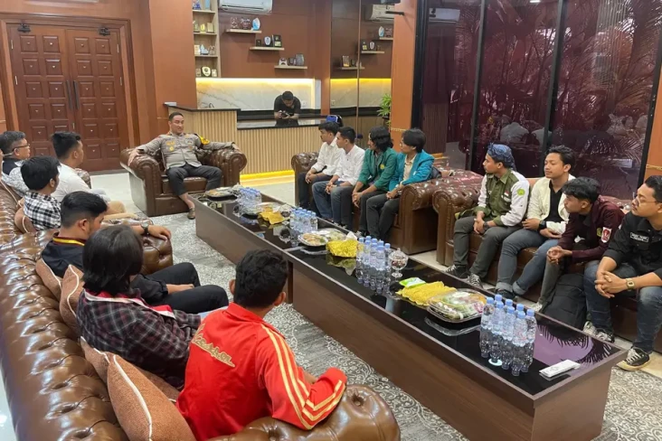 Silaturahmi dengan Kapolda...