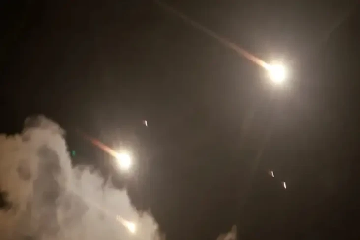 Rudal Iran Hantam Pangkalan...