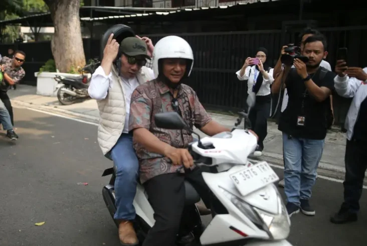 Momen Ridwan Kamil Panas-panasan...