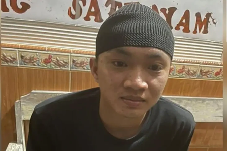 Drama Rumah Tangga,...