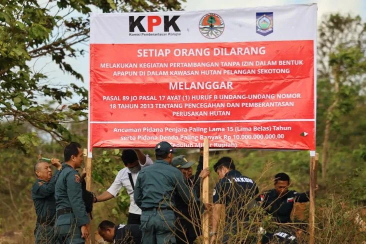 KPK Tertibkan Tambang...