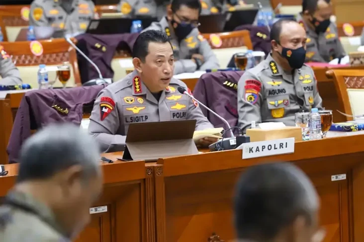 13 AKBP yang Dimutasi...