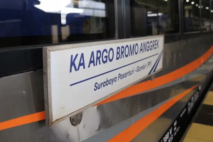 KA Argo Bromo Anggrek...