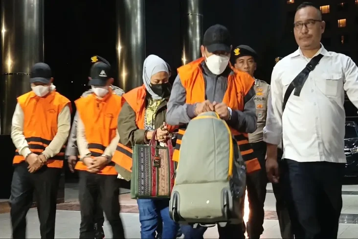 Penampakan 6 Orang yang...