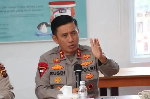Polri Mutasi Pamen hingga...