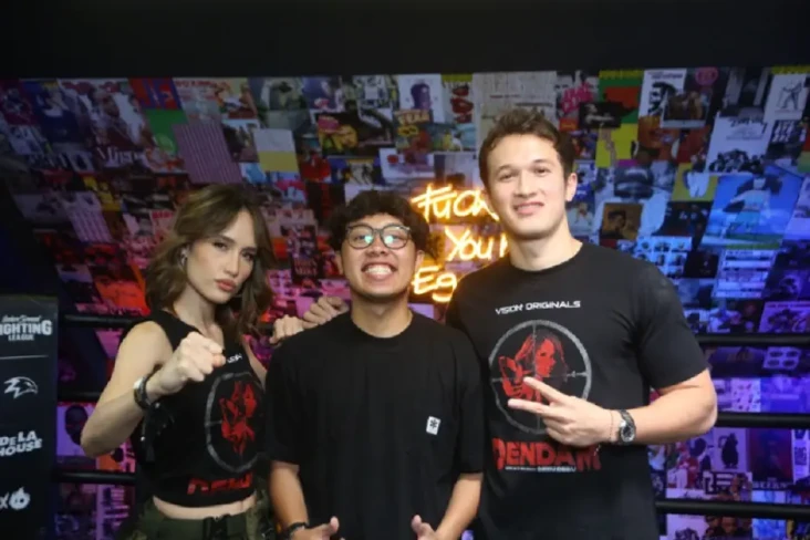 Seru! Cinta Laura dan...