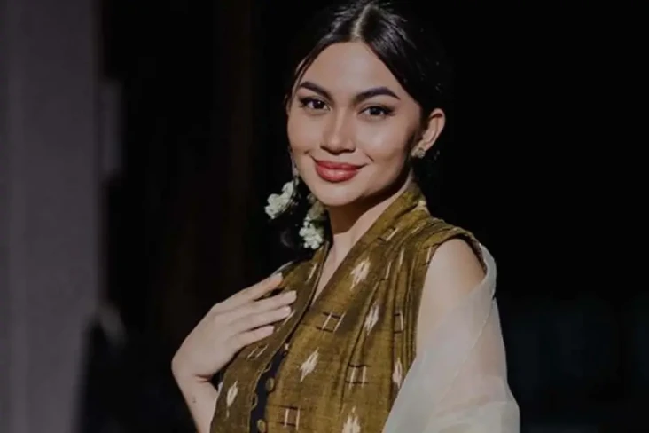 Viral! Ariel Tatum Minta...
