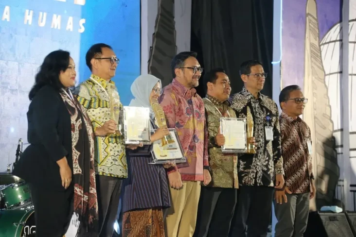 Kemenkominfo Kembali...